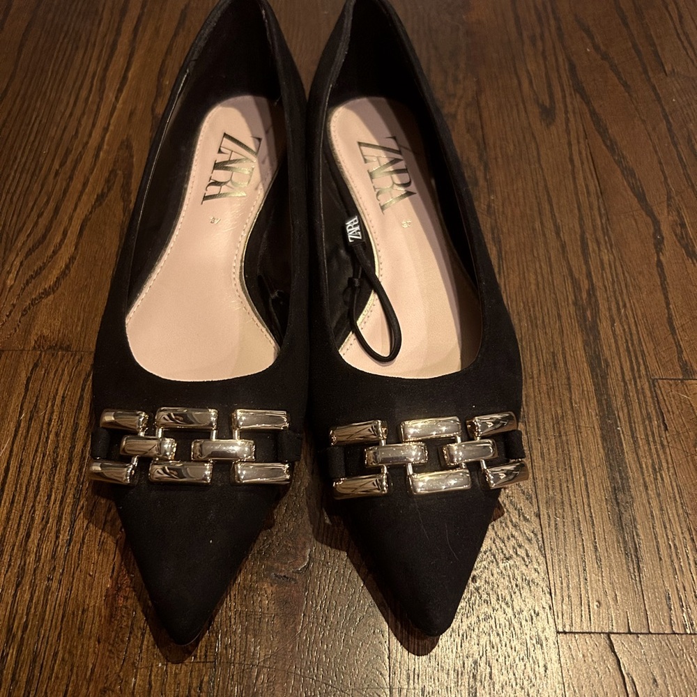 Zara Black with gold chain pointy toe flats. Size US 6.5 UK 37